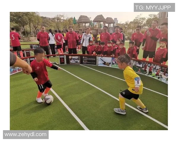 儿童足球基础教学视频全方位指导提升小球员技能与乐趣的完美结合